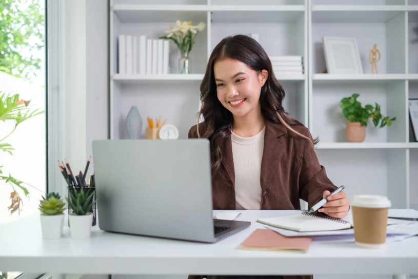 How a Virtual Personal Assistant Can Boost Your Productivity in 2025