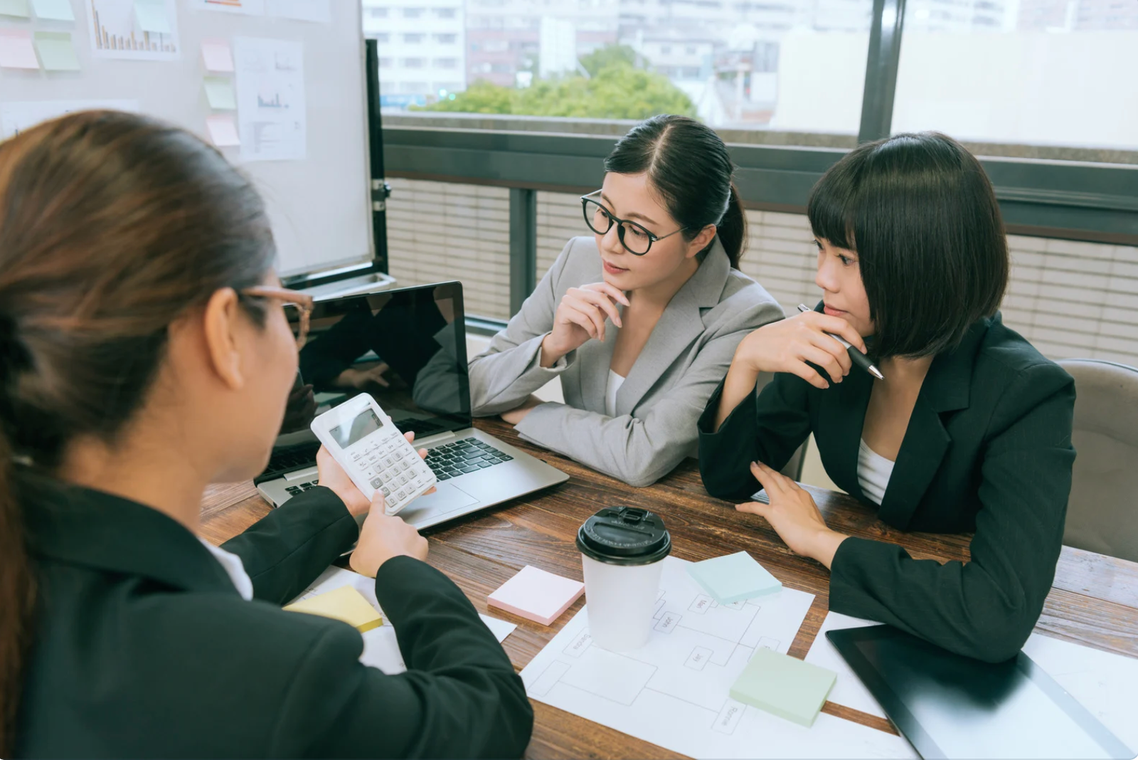 What Is a Virtual Office Manager and How Can They Help Your Business?